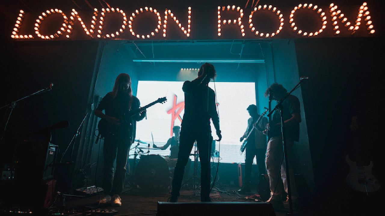 La jóven agrupación nacional Rose estrena nuevo sencillo “Broken (Paradise)” con un mensaje hacia la juventud